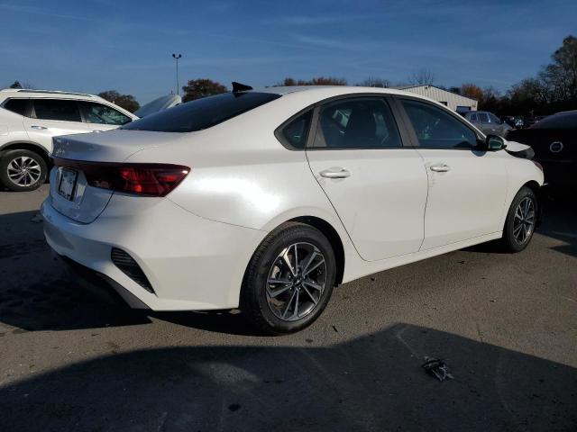 Изображение 3 2023 KIA FORTE LX 2023 с VIN 3KPF24AD3PE682760