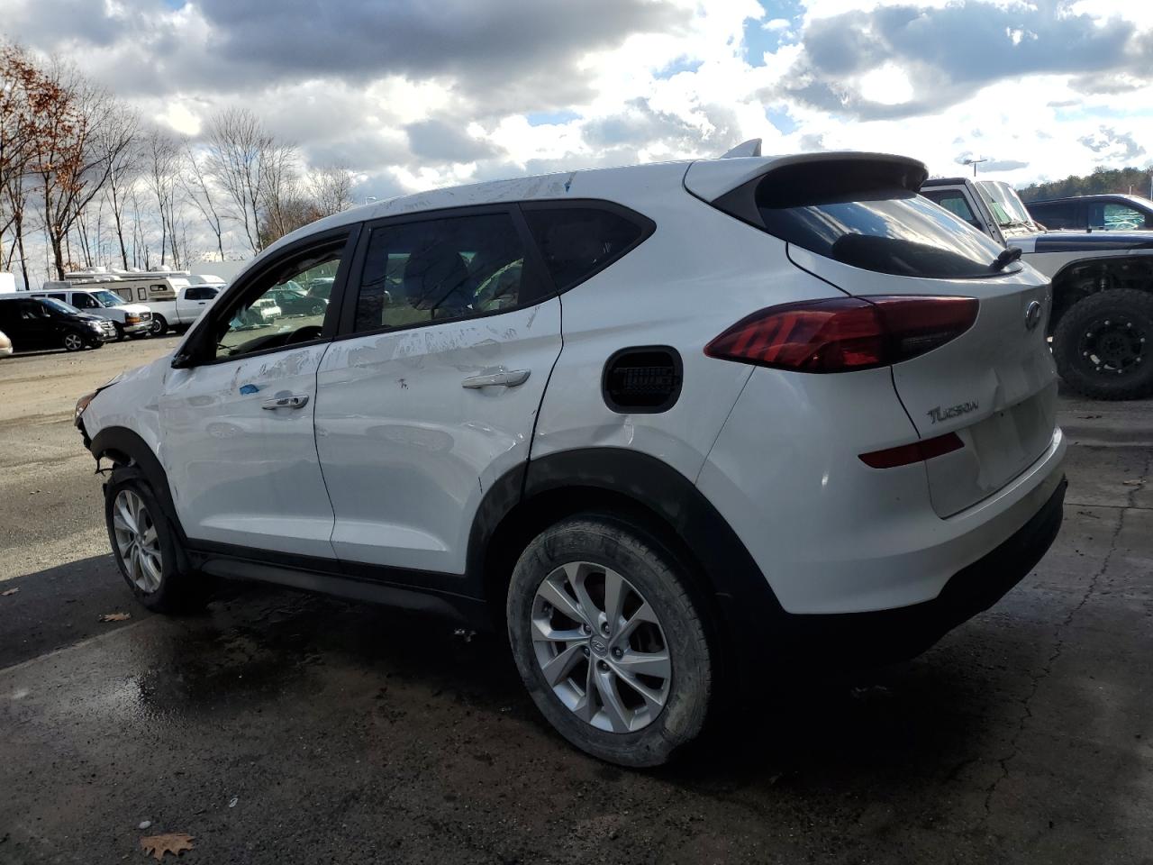 Изображение 2 Hyundai Tucson Se 2019 с VIN KM8J23A4XKU946499