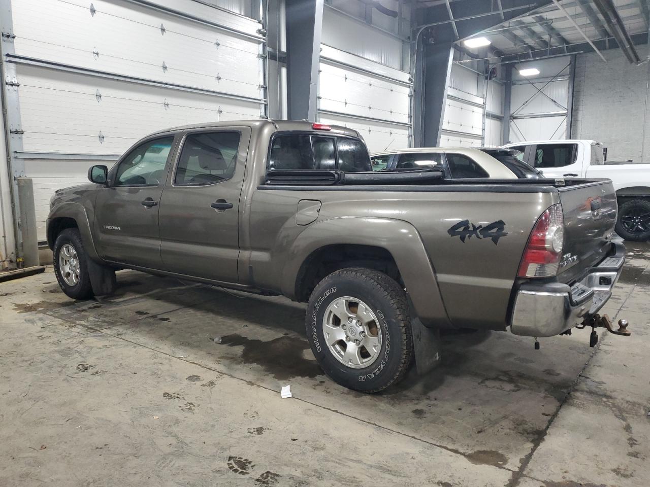 Image 2 of 2010 TOYOTA TACOMA DOUBLE CAB LONG BED 2010 with VIN 3TMMU4FN2AM020541