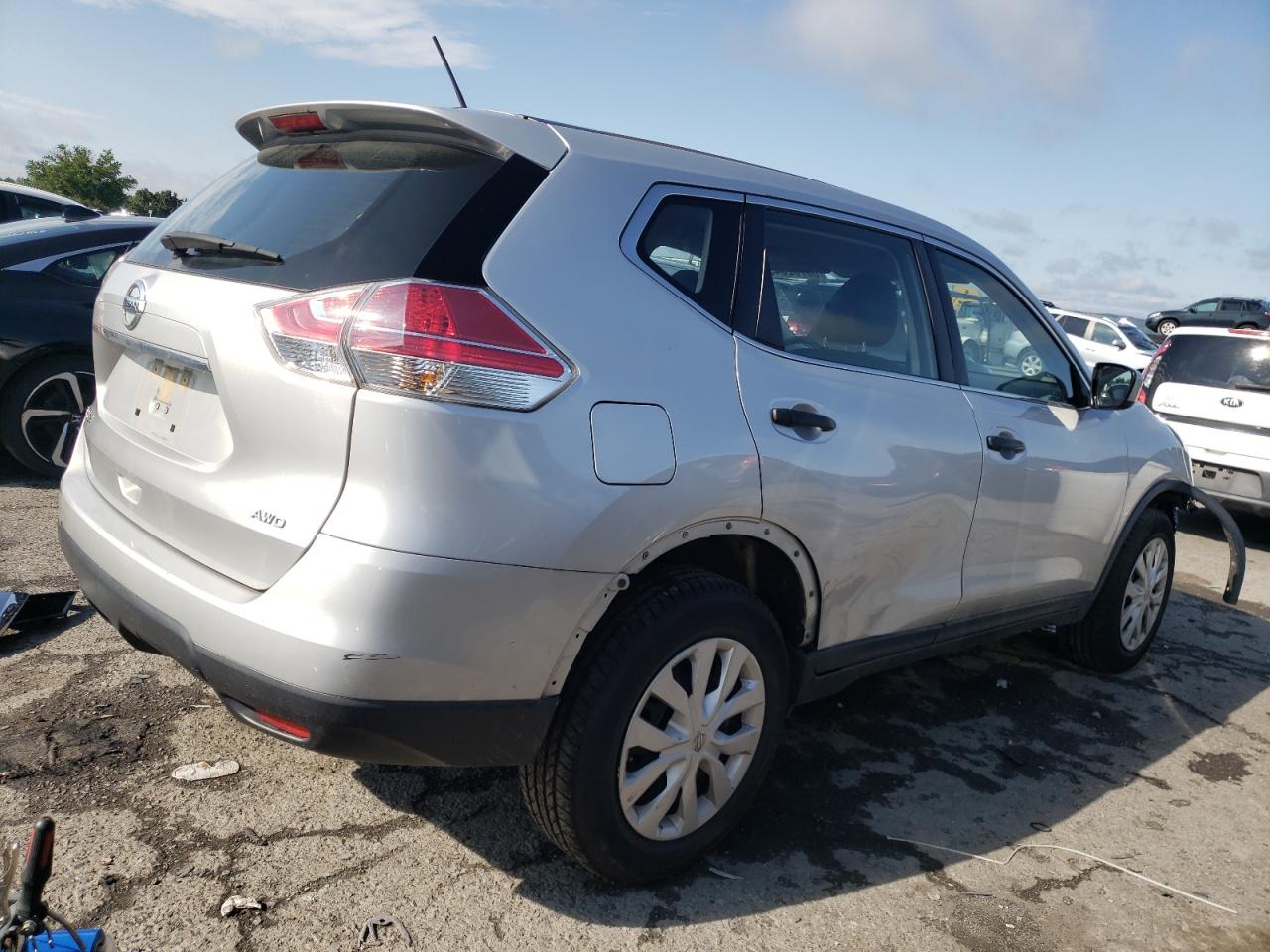 Obraz 3 z 2016 NISSAN ROGUE S 2016 z VIN JN8AT2MV2GW152385