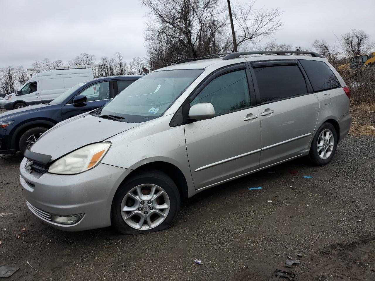 2004 TOYOTA SIENNA XLE 2004 image