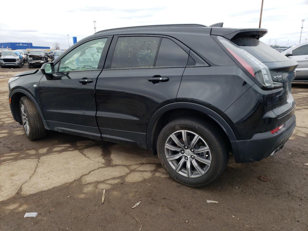 Obraz 2 z 2019 CADILLAC XT4 SPORT 2019 z VIN 1GYFZER42KF159535
