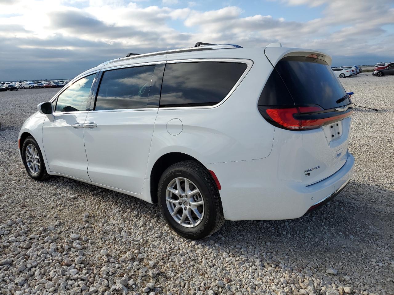 Image 2 of 2021 CHRYSLER PACIFICA TOURING L 2021 with VIN 2C4RC1BG6MR527891