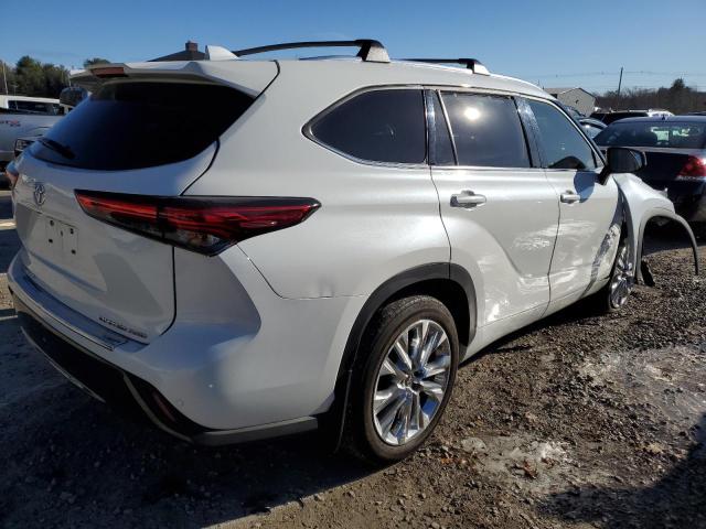 Image 3 of 2022 TOYOTA HIGHLANDER LIMITED 2022 with VIN 5TDDZRBH3NS166256