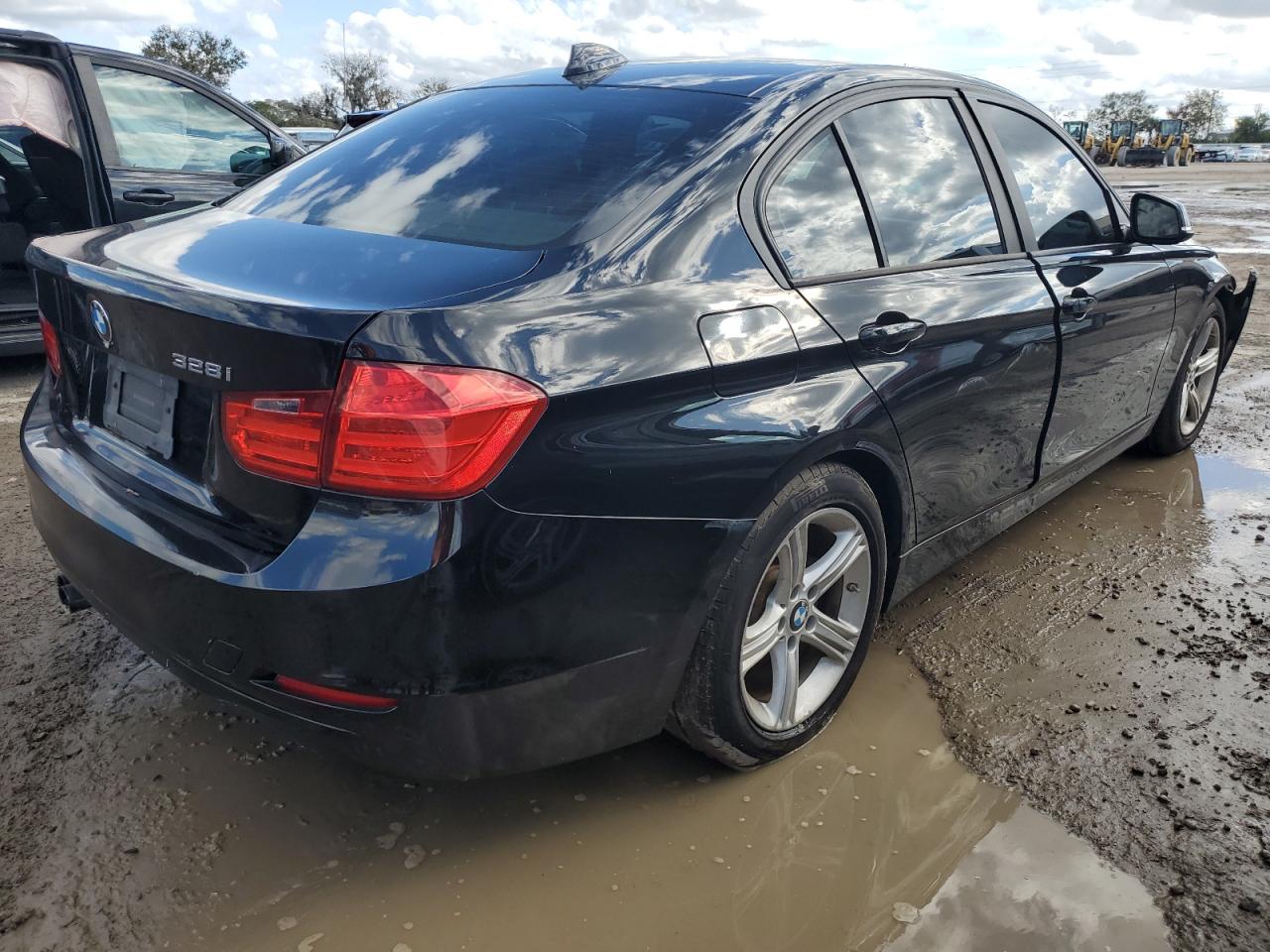 Image 3 of 2013 BMW 328 I SULEV 2013 with VIN WBA3C1G58DNR44551
