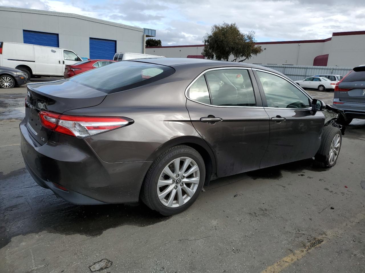Obraz 3 z 2018 TOYOTA CAMRY L 2018 z VIN JTNB11HK7J3056143