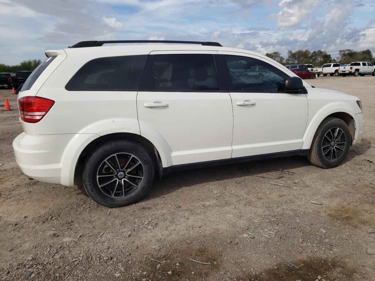 Изображение 3 2018 DODGE JOURNEY SE 2018 с VIN 3C4PDCAB2JT507846