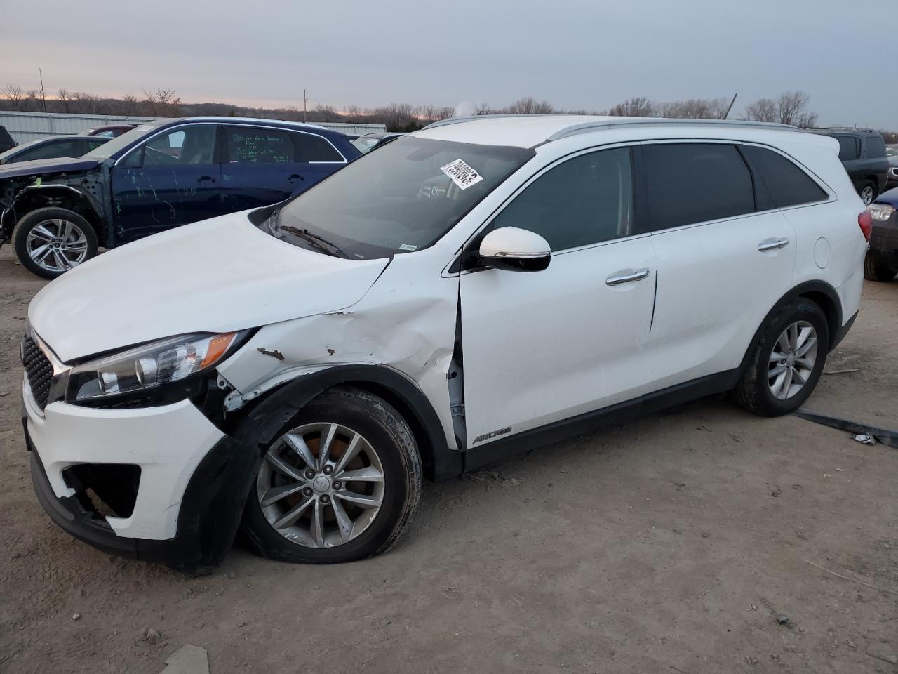 Image 1 of 2016 KIA SORENTO LX 2016 with VIN 5XYPGDA57GG159436