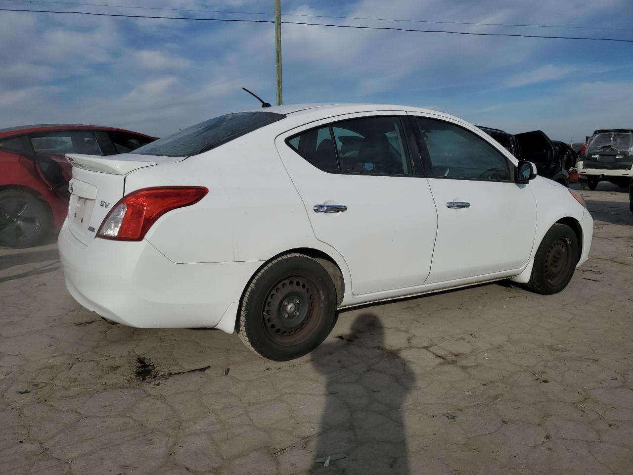 Obraz 3 z 2014 NISSAN VERSA S 2014 z VIN 3N1CN7AP8EL865542