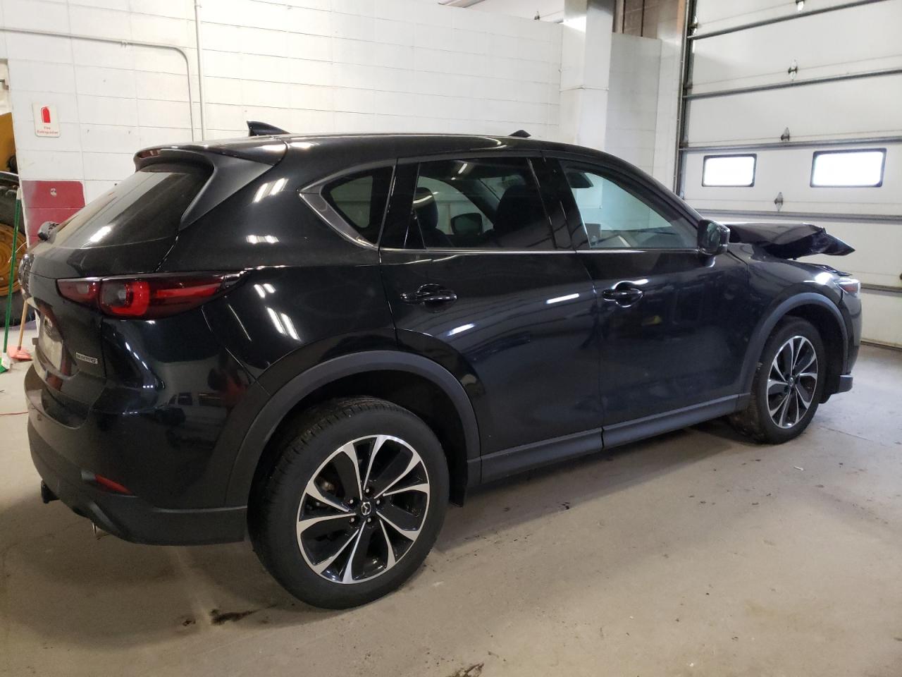 Image 3 of 2022 MAZDA CX-5 PREMIUM 2022 with VIN JM3KFBDM6N0523389