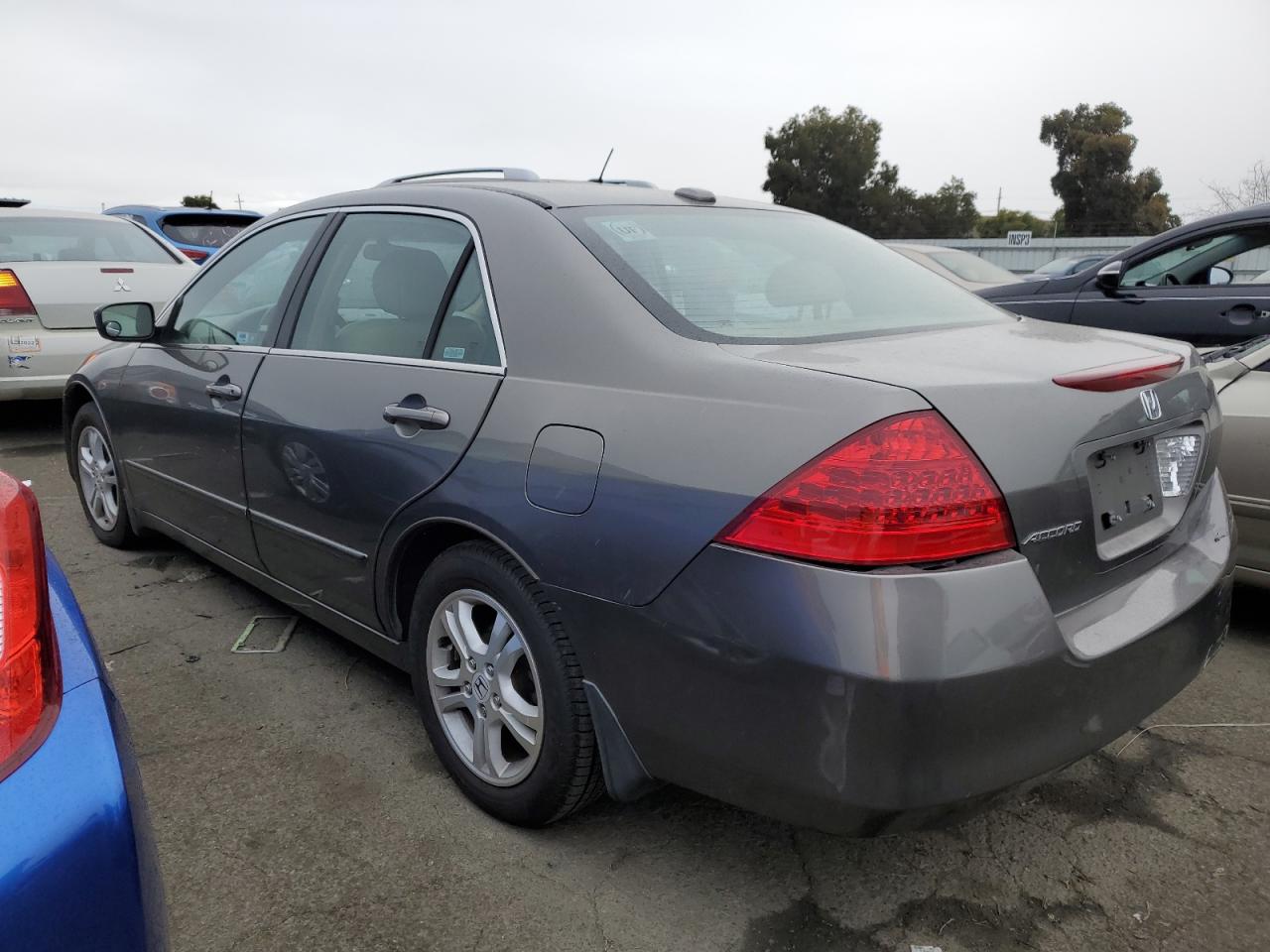 Image 2 of 2007 HONDA ACCORD EX 2007 with VIN 1HGCM56837A162982