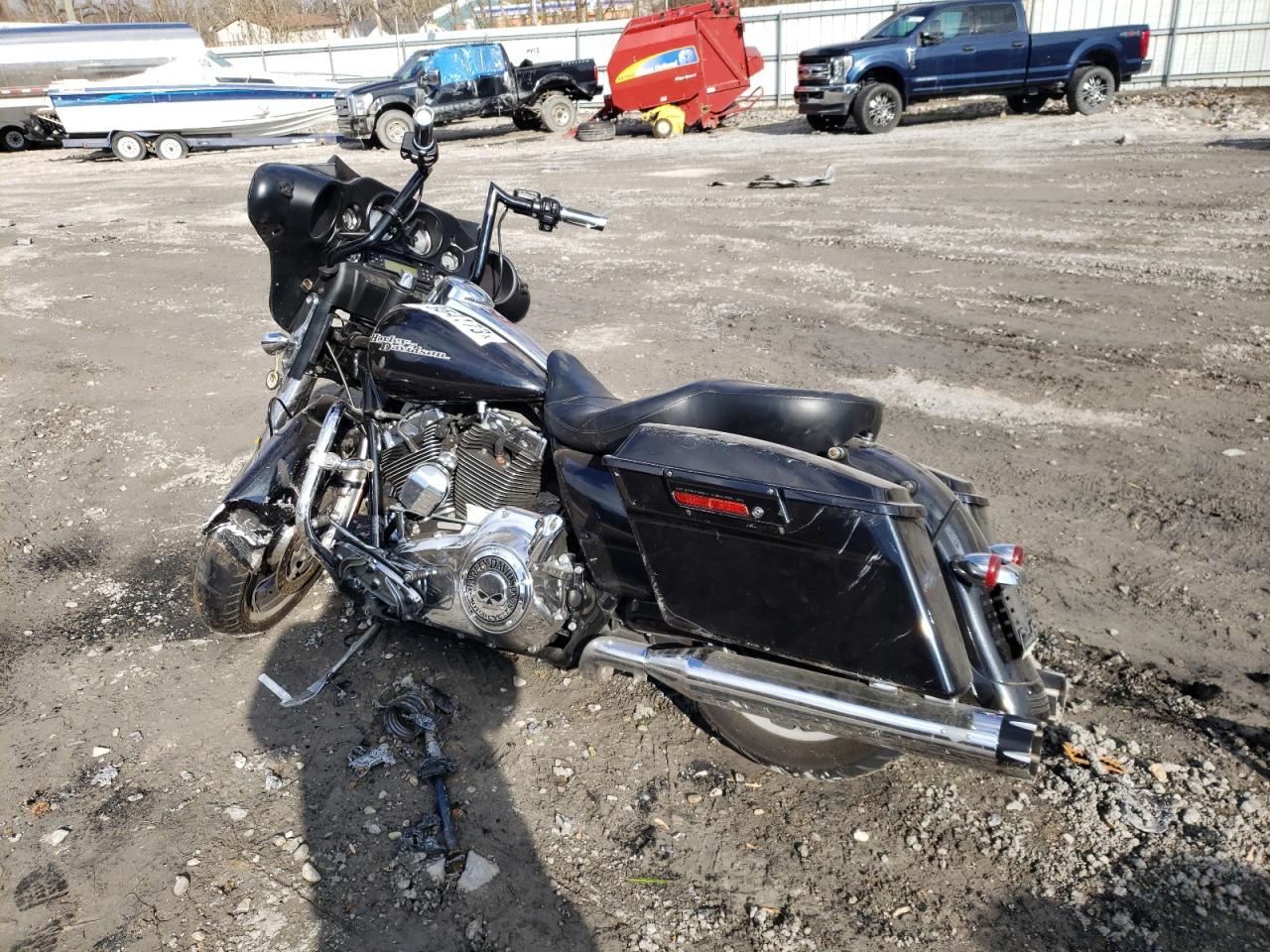 Image 3 of 2013 HARLEY-DAVIDSON FLHX STREET GLIDE 2013 with VIN 1HD1KBM13DB616362