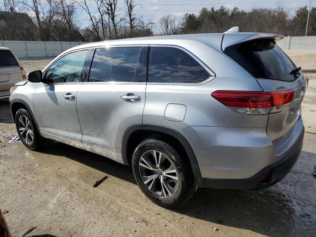 Image 2 of 2018 TOYOTA HIGHLANDER LE 2018 with VIN 5TDZZRFHXJS285688