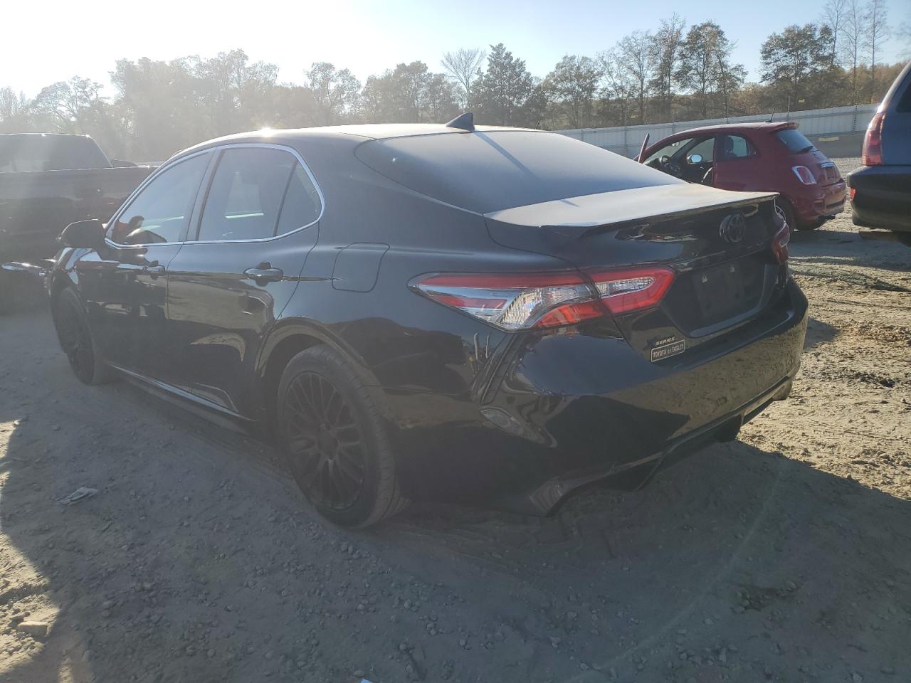 Obraz 2 z 2019 TOYOTA CAMRY L 2019 z VIN 4T1B11HK1KU242580