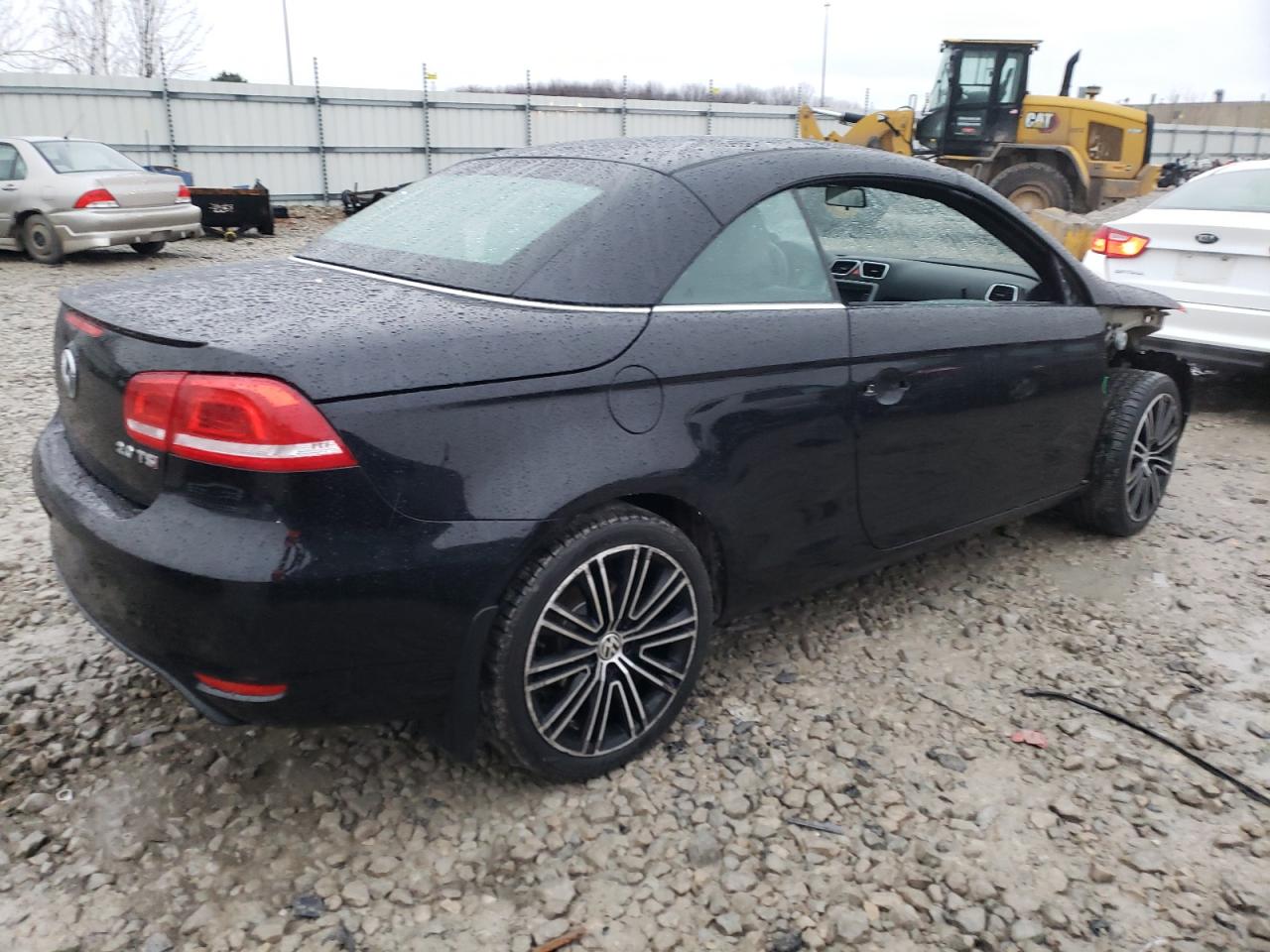 Image 3 of 2013 VOLKSWAGEN EOS KOMFORT 2013 with VIN WVWBW8AH4DV008413