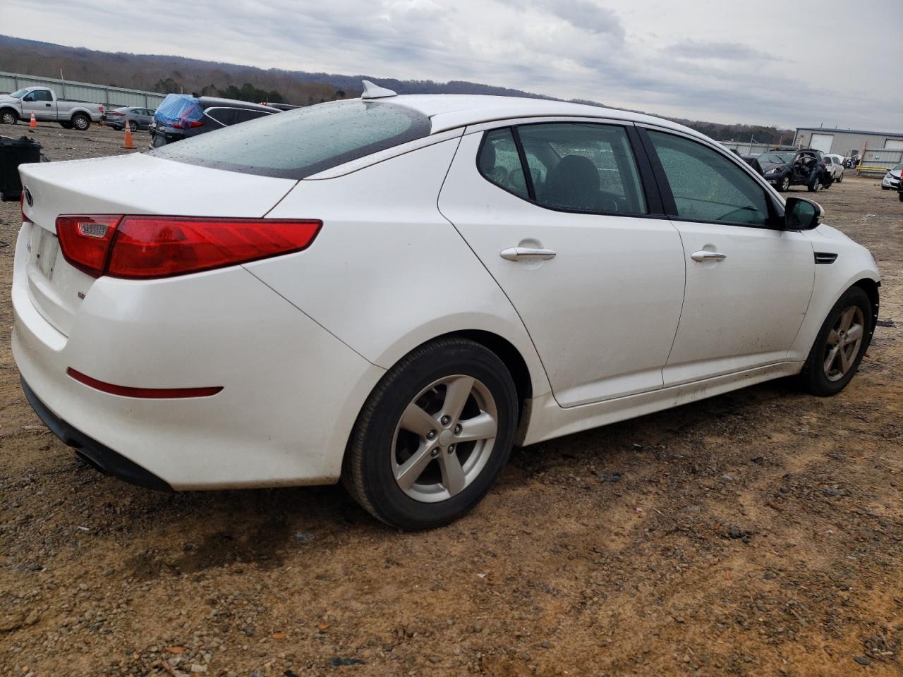 Изображение 3 2015 KIA OPTIMA LX 2015 с VIN KNAGM4A73F5545057
