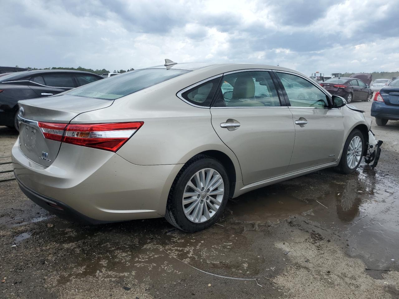 Image 3 of 2013 TOYOTA AVALON HYBRID 2013 with VIN 4T1BD1EB6DU015562