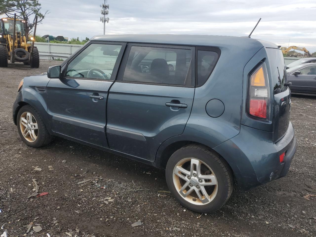 Изображение 2 2011 KIA SOUL + 2011 с VIN KNDJT2A28B7251379