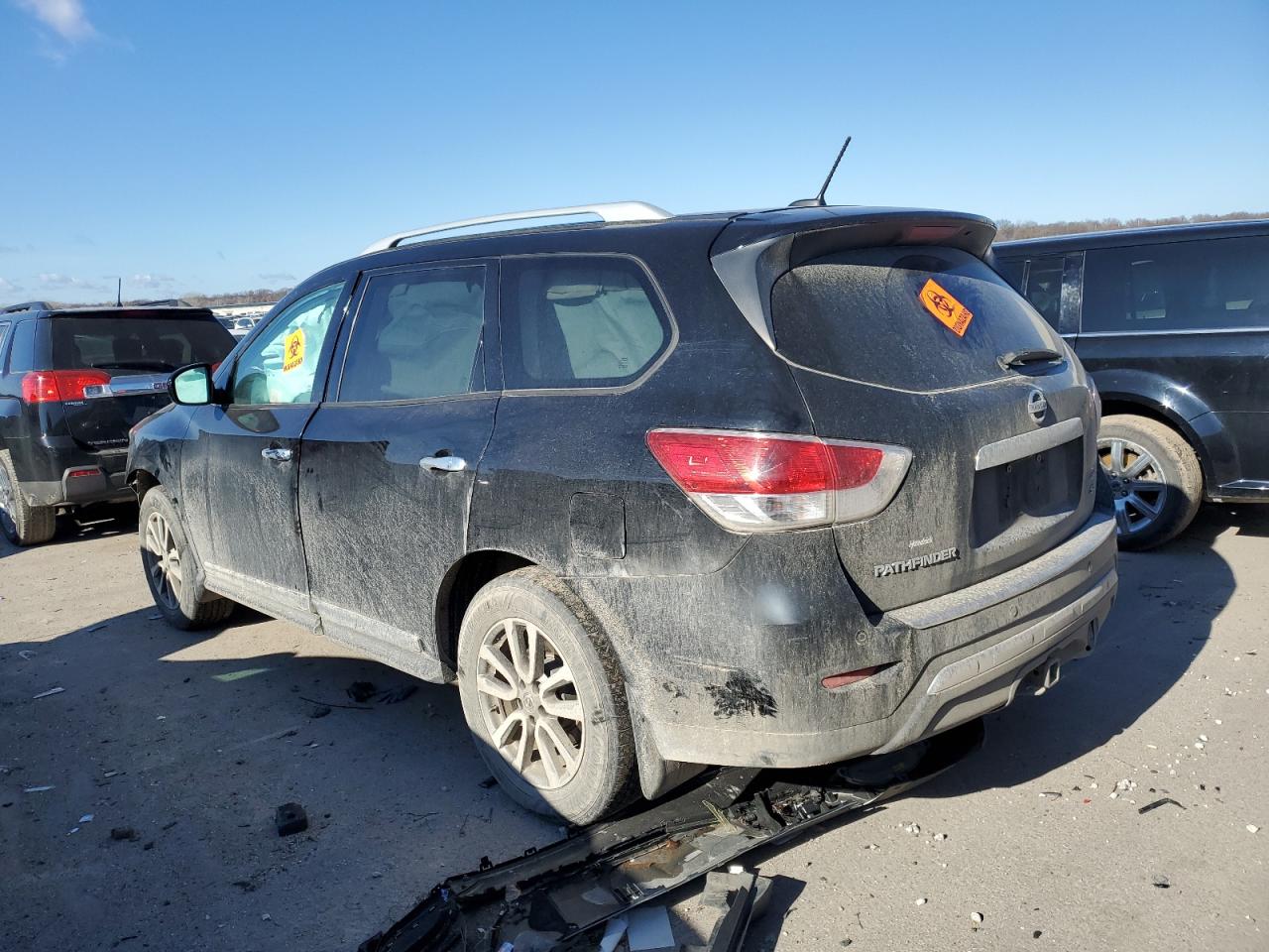 Image 2 of 2014 NISSAN PATHFINDER S 2014 with VIN 5N1AR2MMXEC627390