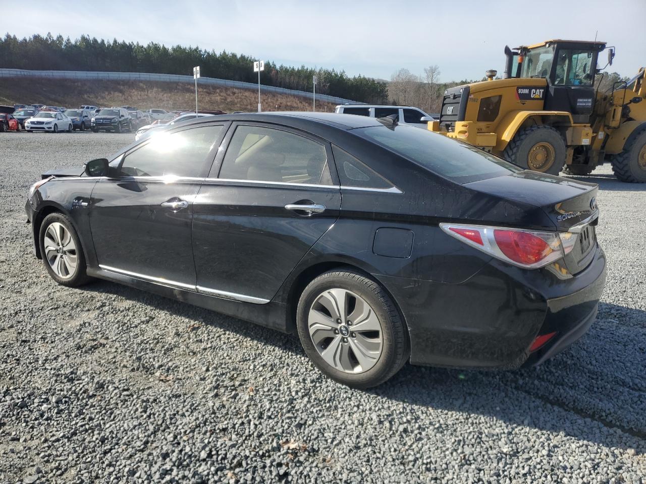 Image 2 of 2014 HYUNDAI SONATA HYBRID 2014 with VIN KMHEC4A44EA109757