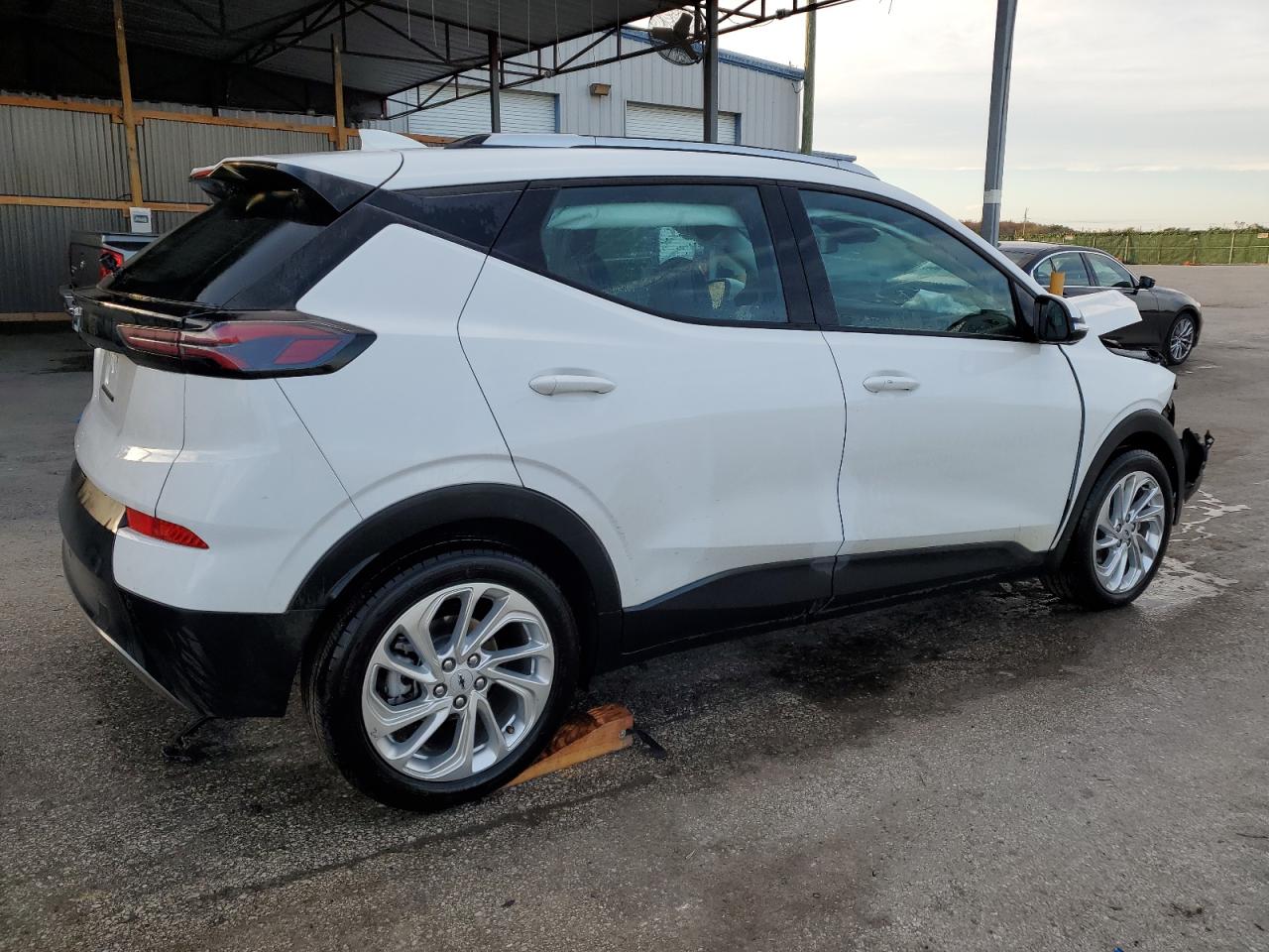 Изображение 3 2023 CHEVROLET BOLT EUV LT 2023 с VIN 1G1FY6S08P4142577