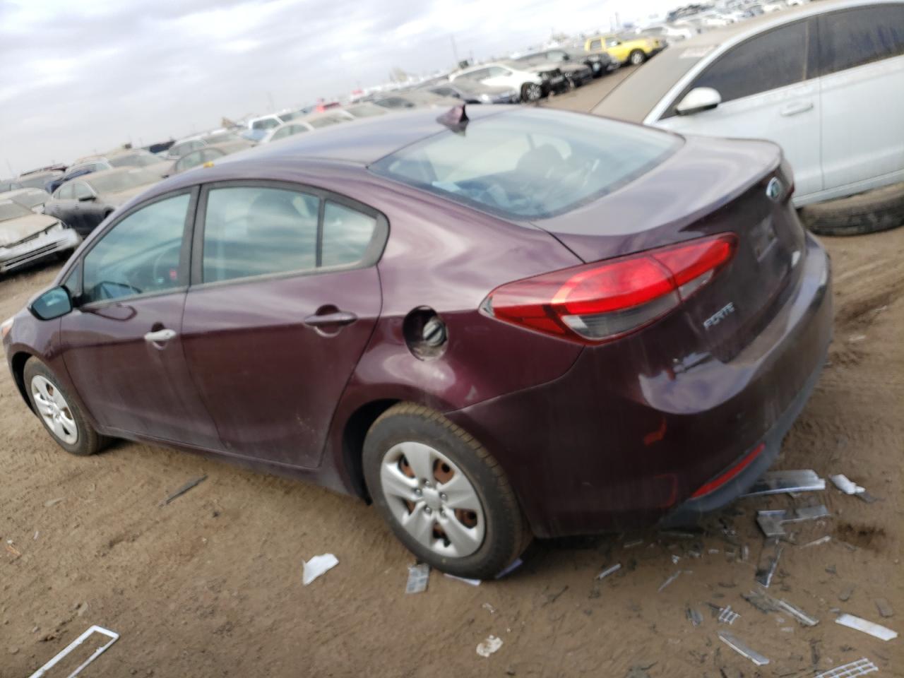 Obraz 2 z 2017 KIA FORTE LX 2017 z VIN 3KPFK4A73HE028112