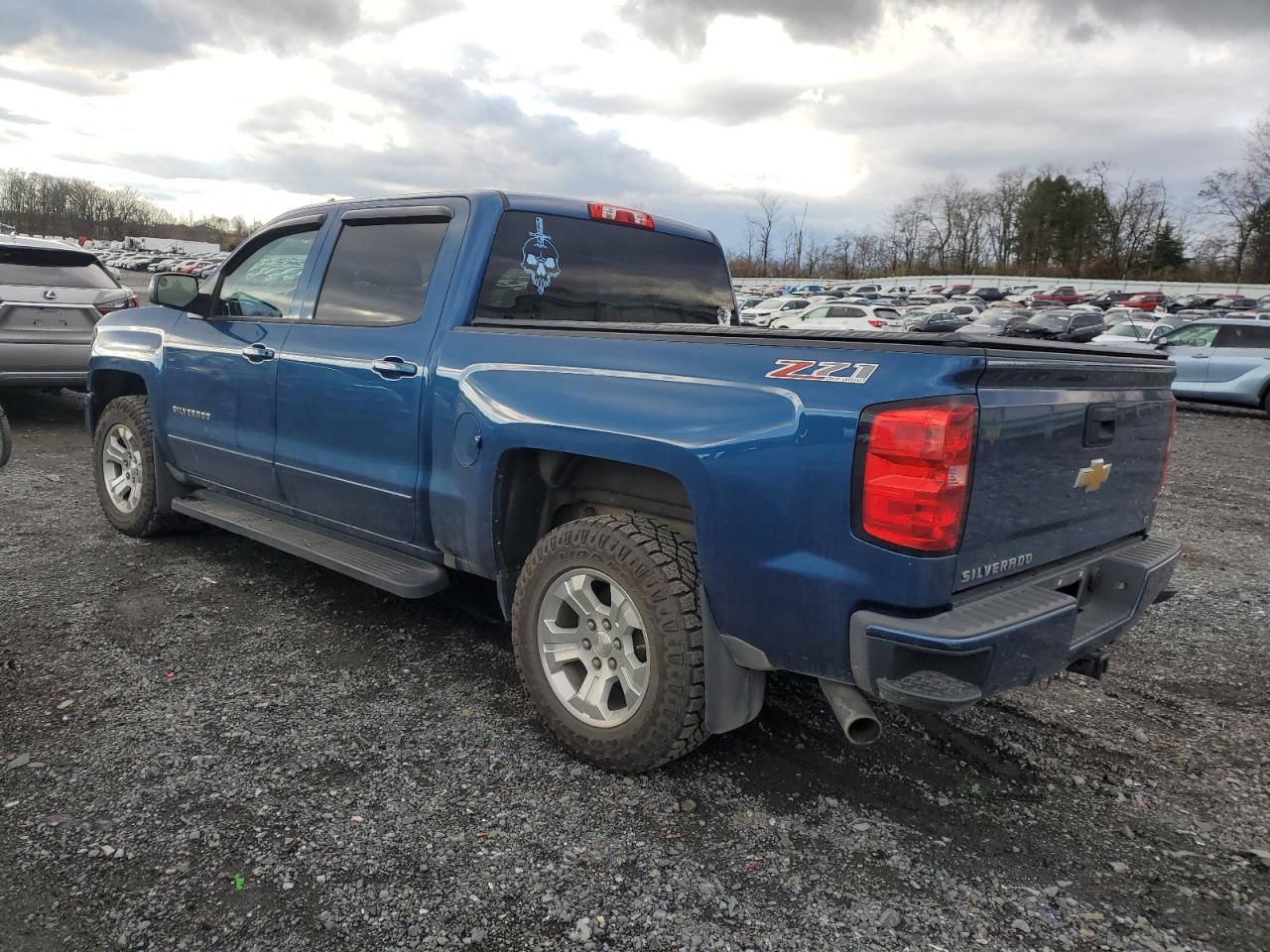 Image 2 of 2017 CHEVROLET SILVERADO K1500 LT 2017 with VIN 3GCUKREC6HG127782