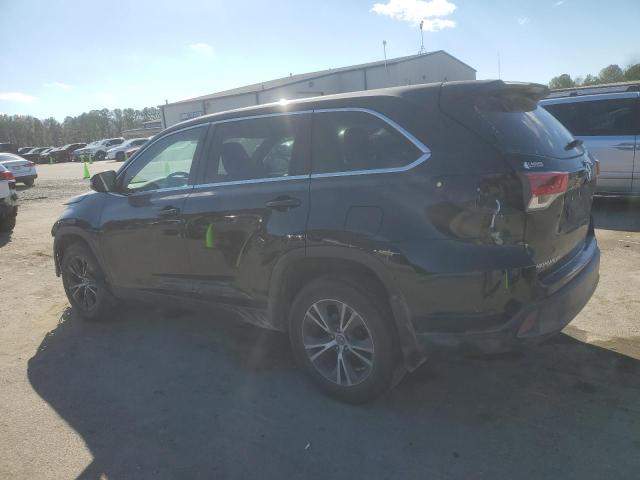 Image 2 of 2019 TOYOTA HIGHLANDER LE 2019 with VIN 5TDBZRFH0KS923045