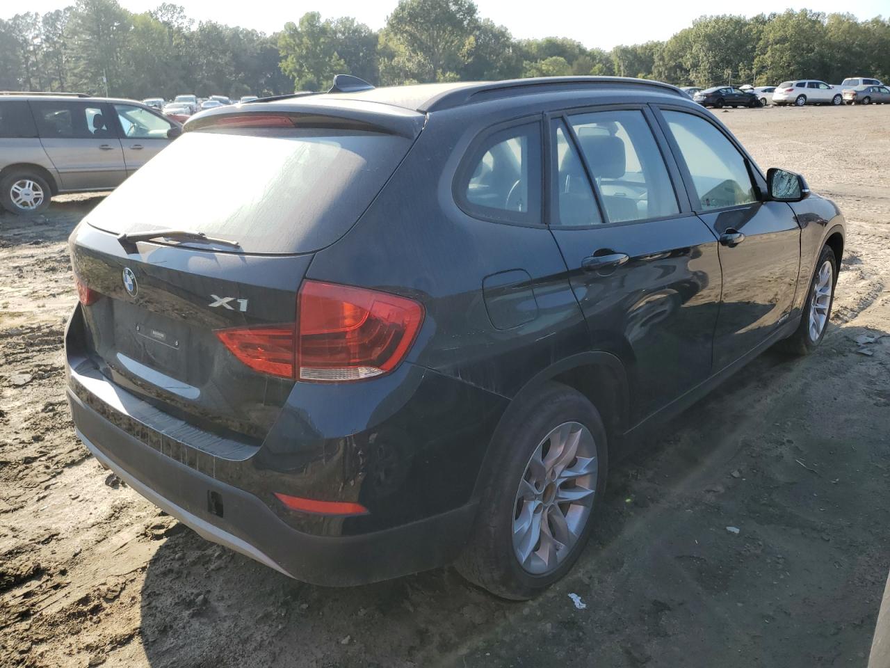 Image 3 of Bmw X1 Xdrive28I 2015 with VIN WBAVL1C53FVY30104