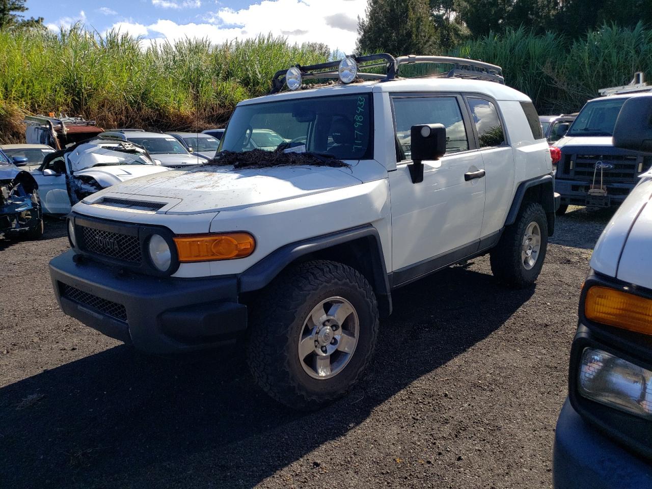 Image 1 of 2014 TOYOTA FJ CRUISER  2014 with VIN JTEBU4BF4EK180192