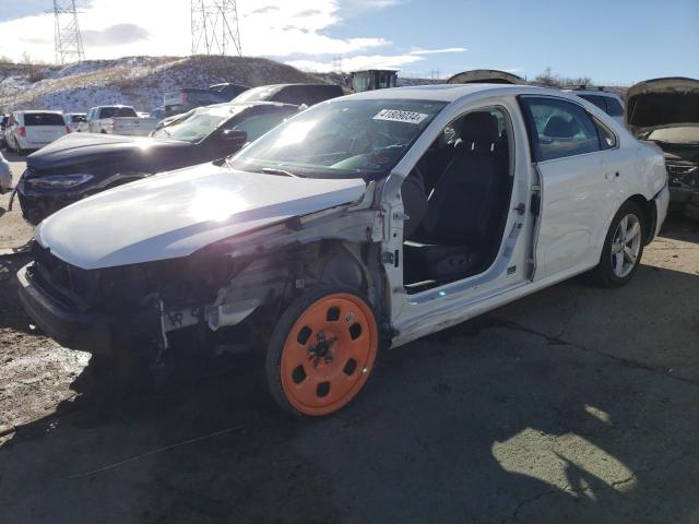 Image 1 of 2013 VOLKSWAGEN PASSAT SE 2013 with VIN 1VWBN7A30DC080767