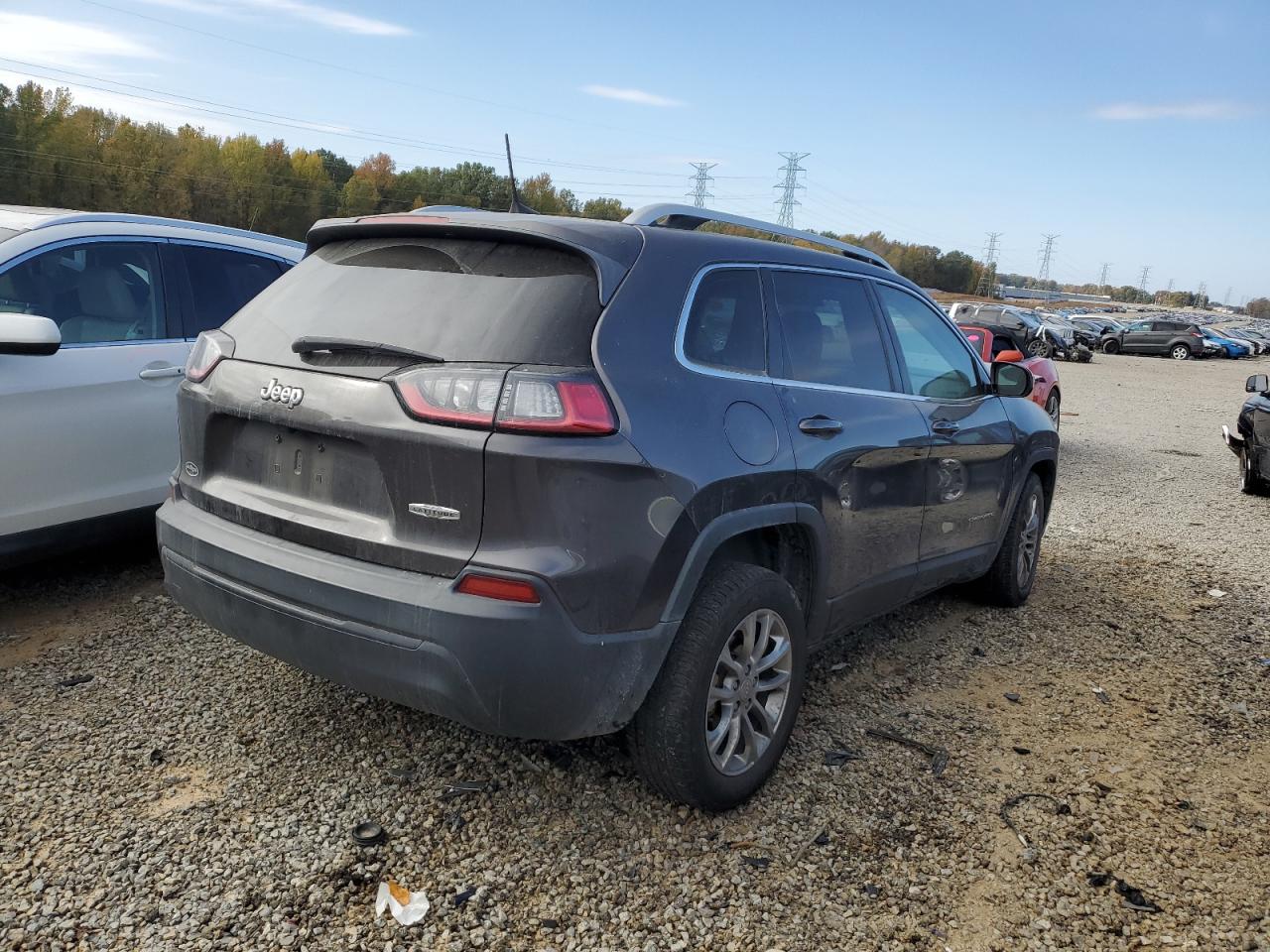 Image 3 of 2019 JEEP CHEROKEE LATITUDE PLUS 2019 with VIN 1C4PJLLB5KD131592