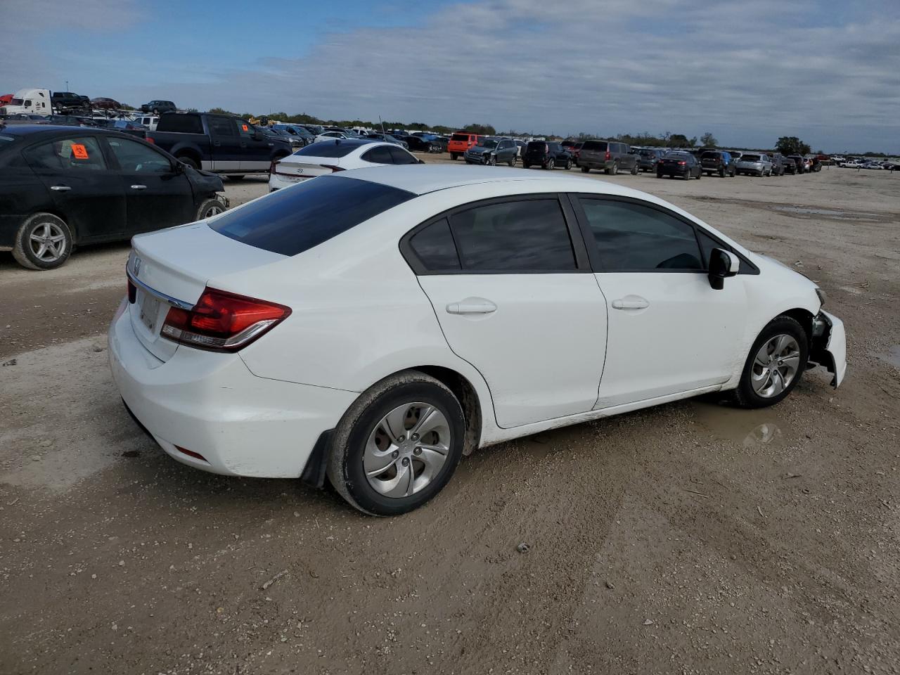 Изображение 3 2015 HONDA CIVIC LX 2015 с VIN 19XFB2F55FE115793