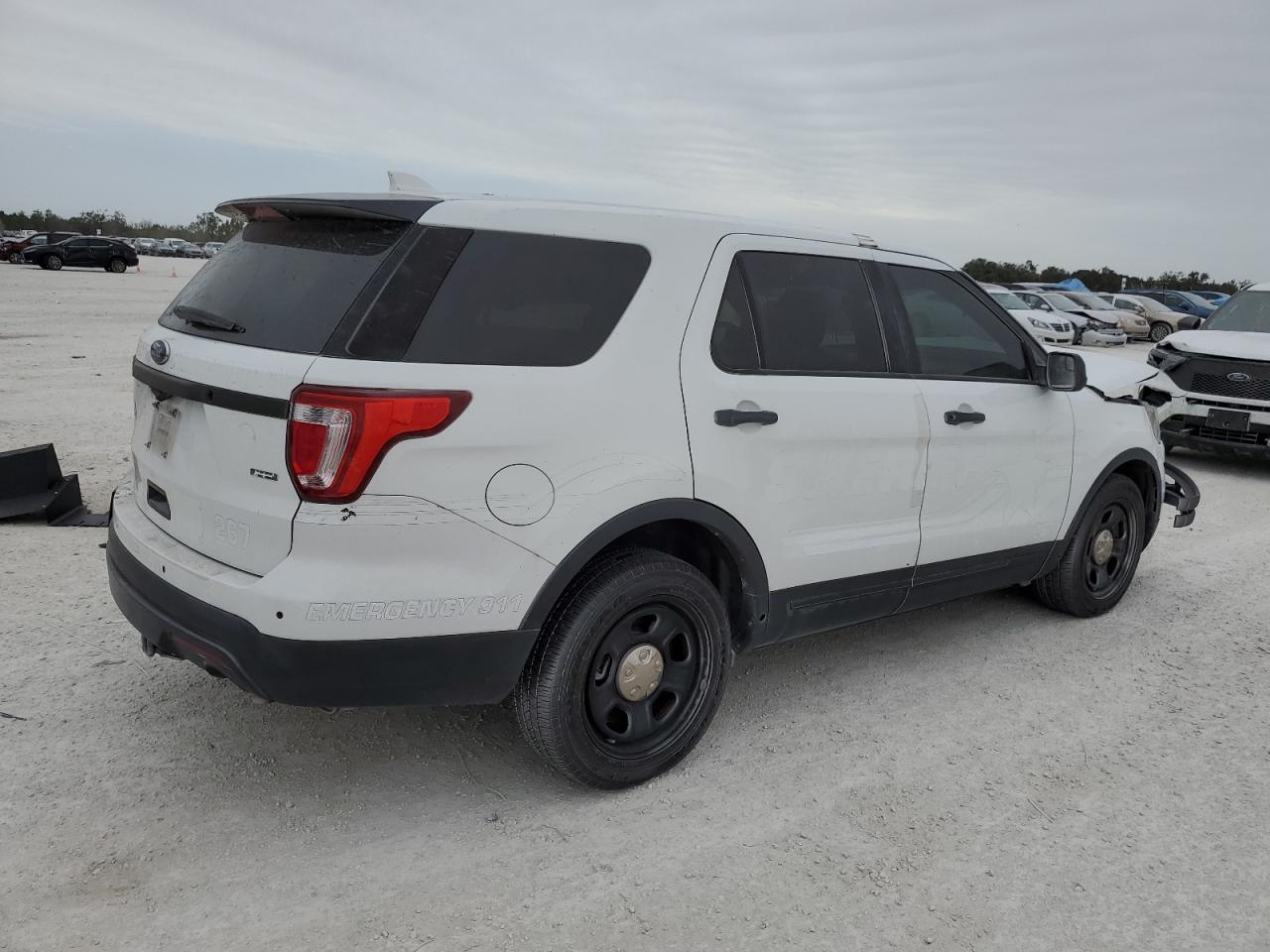 Obraz 3 z 2016 FORD EXPLORER POLICE INTERCEPTOR 2016 z VIN 1FM5K8AR6GGA52449