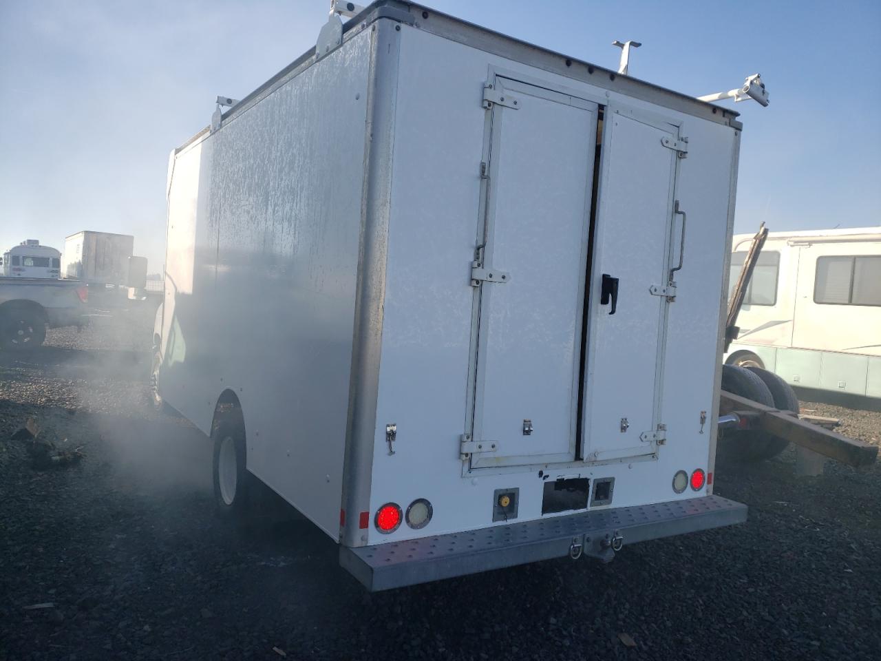 Image 2 of 2013 FORD ECONOLINE E450 SUPER DUTY CUTAWAY VAN 2013 with VIN 1FDXE4FS8DDB23457