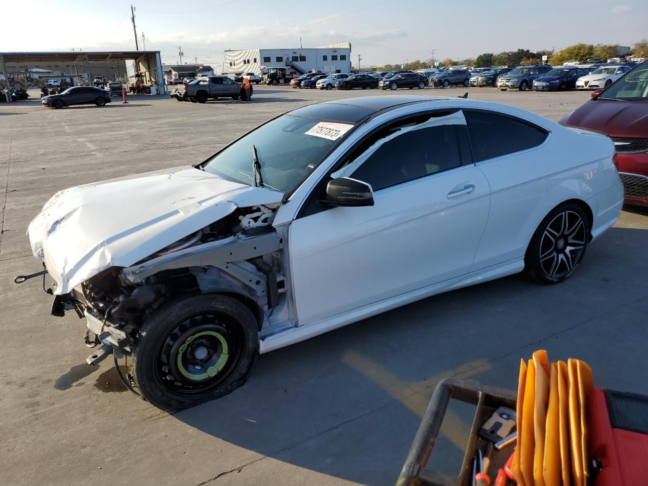 Obraz 1 z 2013 MERCEDES-BENZ C 350 2013 z VIN WDDGJ5HB9DG153574