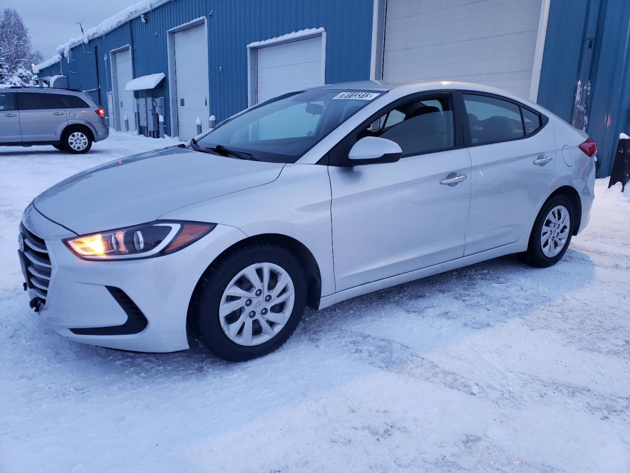 Изображение 1 2018 HYUNDAI ELANTRA SE 2018 с VIN 5NPD74LFXJH235997