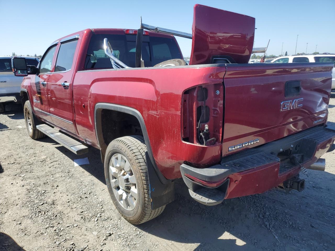 Obraz 2 z 2019 GMC SIERRA K2500 DENALI 2019 z VIN 1GT12SEY9KF183018