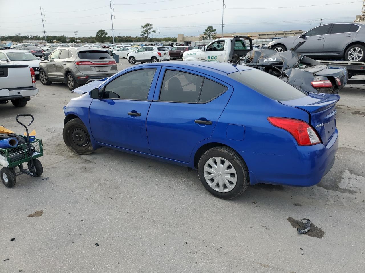 Obraz 2 z 2017 NISSAN VERSA S 2017 z VIN 3N1CN7AP0HL866639