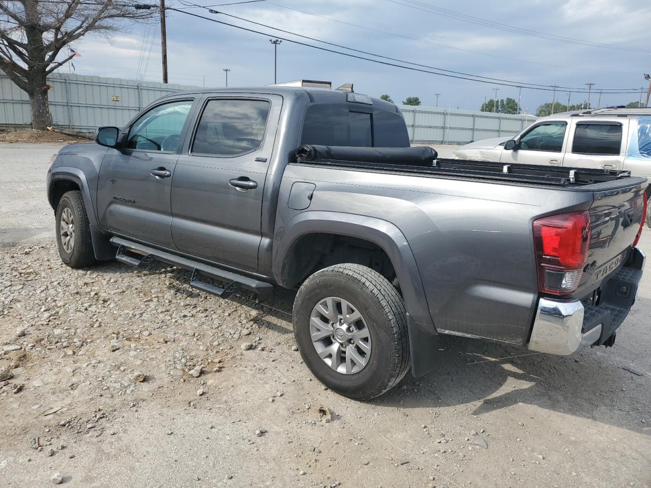Obraz 2 z 2019 TOYOTA TACOMA DOUBLE CAB 2019 z VIN 3TMCZ5ANXKM244748