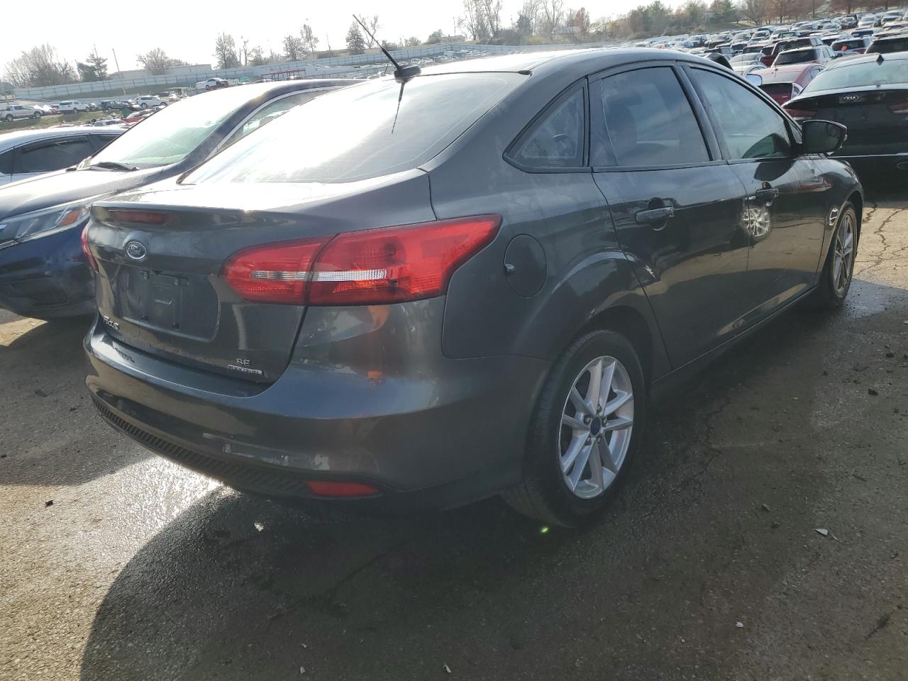 Изображение 3 2015 FORD FOCUS SE 2015 с VIN 1FADP3F25FL333279