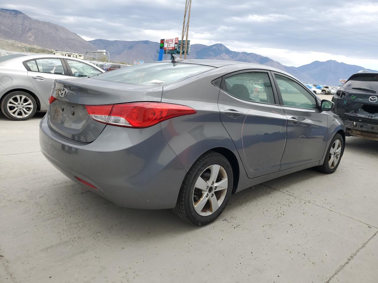 Image 3 of 2013 HYUNDAI ELANTRA GLS 2013 with VIN 5NPDH4AE2DH368832
