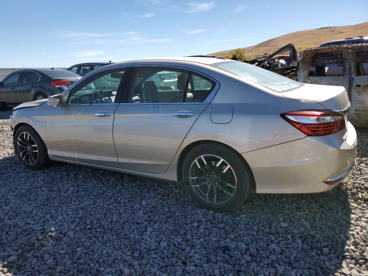 Image 2 of 2016 HONDA ACCORD EXL 2016 with VIN 1HGCR3F83GA000355