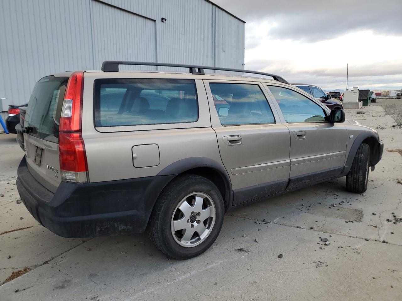 Изображение 3 2001 VOLVO V70 XC 2001 с VIN YV1SZ58D811028511