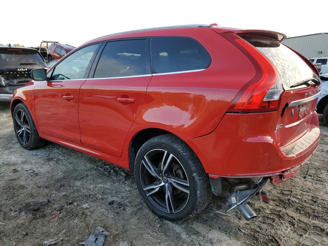 Image 2 of 2017 VOLVO XC60 T6 R-DESIGN PLATINUM 2017 with VIN YV449MRS0H2191628