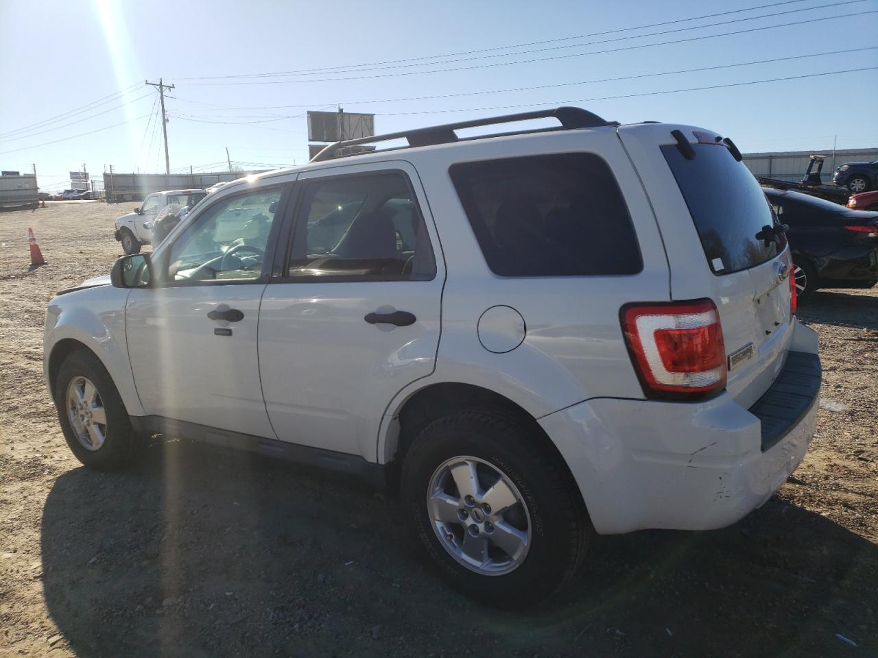 Изображение 2 2011 FORD ESCAPE XLT 2011 с VIN 1FMCU9D74BKA37424
