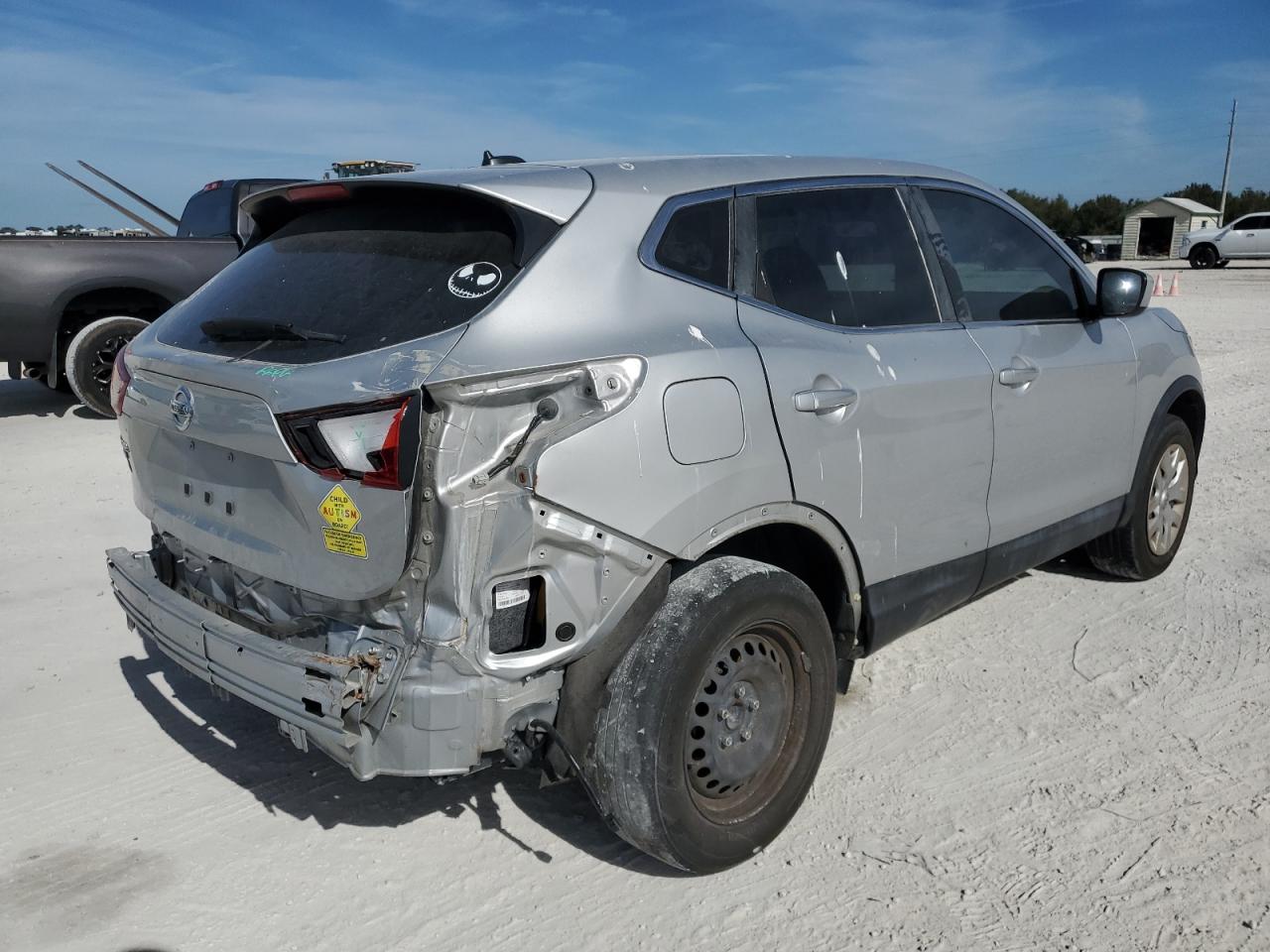 Image 3 of 2019 NISSAN ROGUE SPORT S 2019 with VIN JN1BJ1CP7KW239407