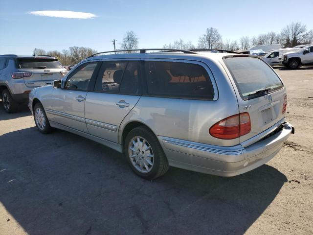 Obraz 2 z 2001 MERCEDES-BENZ E 320 4MATIC 2001 z VIN WDBJH82JX1X055483