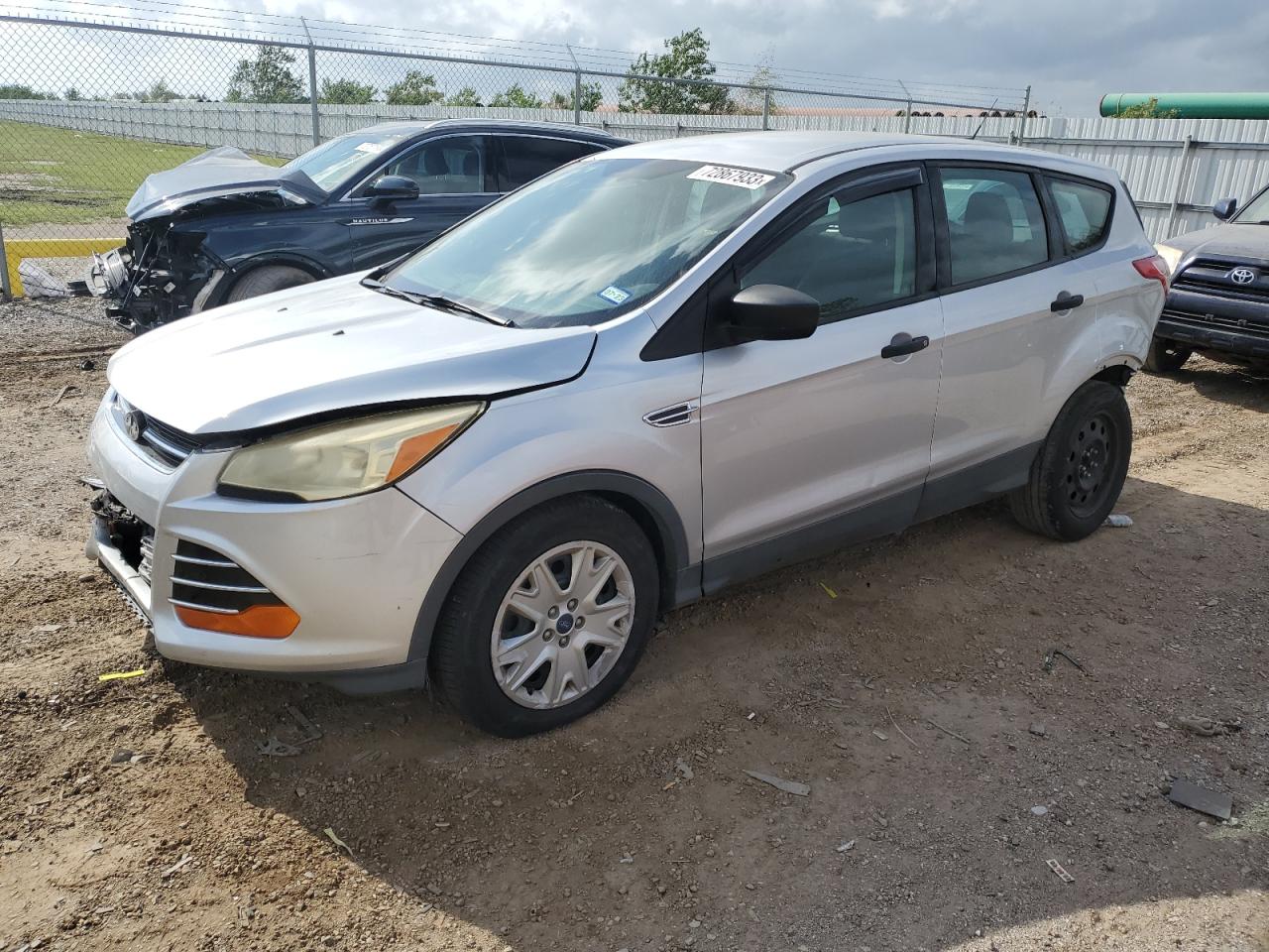 Obraz 1 z 2016 FORD ESCAPE S 2016 z VIN 1FMCU0F7XGUC10545