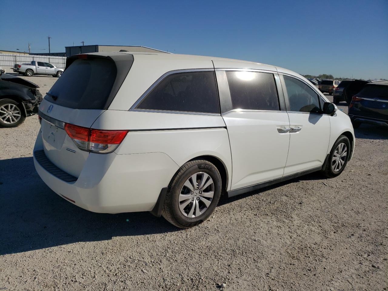 Obraz 3 z 2016 HONDA ODYSSEY SE 2016 z VIN 5FNRL5H31GB150611